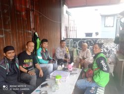 Sambangi Ojek Online, Bhabinkamtibmas Cideng Beri Imbauan Kamtibmas