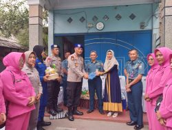 Aspers Danlantamal I Dampingi Kegiatan Sosial Anjangsana Dalam Rangka HUT Bhayangkara Ke-78 Tahun 2024