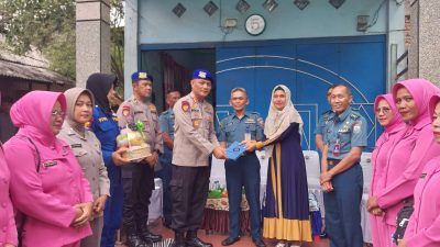 Aspers Danlantamal I Dampingi Kegiatan Sosial Anjangsana Dalam Rangka HUT Bhayangkara Ke-78 Tahun 2024