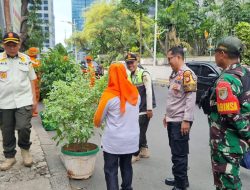 Tiga Pilar Kelurahan Karet Tengsin Lakukan Penataan/Penertiban