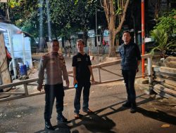 Aiptu Heri Murgianta Sambangi Poskamling RW 05 Kelurahan Bendungan Hilir Malam Hari