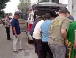 Aipda Mulyanto Memberikan Pelayanan Kepada Warga Menteng Yang Meninggal