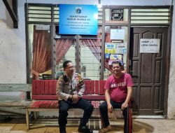 Patroli Dialogis Pemukiman Malam Hari RW 06 Kelurahan Karet Tengsin.