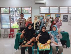 Hadiri Kegiatan Pos Lansia, Bhabinkamtibmas Kelurahan Cideng Berikan Bantuan Polisi.