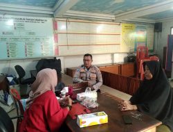 Bhabinkamtibmas Kelurahan Cempaka Putih Timur Sambangi Kader Posyandu.