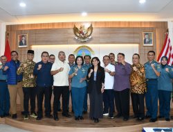 Komandan Lanal Bandung Terima Kunjungan Kerja Ketua Tim Komisi I DPR RI di Mako Lanal Bandung