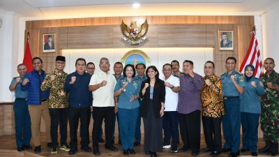 Komandan Lanal Bandung Terima Kunjungan Kerja Ketua Tim Komisi I DPR RI di Mako Lanal Bandung