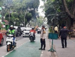 Unit Binmas Polsek Sawah Besar Melakukan Pengaman di Masjid Istiqlal.