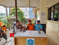 Aiptu Suparmin Ngobrol Kamtibmas Bersama Petugas PPSU.