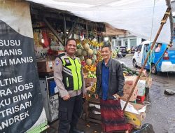 Aipda Ronianto Berikan Imbauan Ke Pedagang Pasar Tradisional.