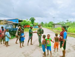 Kunjungi dan Sapa Massi, Kehadiran TNI Marinir Disambut Antusias Warga