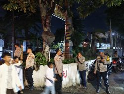 Polsek Johar Baru Lakukan Pengamanan Dalam giat Pawai obor memperingati Tahun Baru Islam 1446 H.