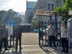 Pengamanan Misa Minggu Pagi di Gereja Katedral Sawah Besar Jakarta Pusat.