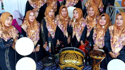 Group Sholawatan Istiqomah ramaikan hajatan Di kediaman warga Bone.