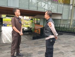 Patroli Unit Sabhara Berikan Imbauan Kepada Security Senayan Park.