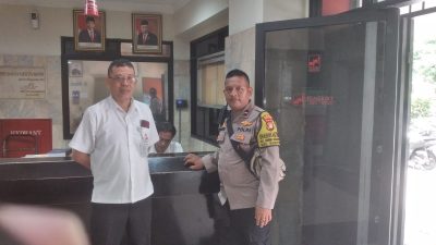 Bhabinkamtibmas Kelurahan Gunung Sahari Selatan Melaksanakan Kegiatan Sambang Dan Patroli Dialogis