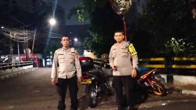 Pengaturan Arus Lalu Lintas Pagi Hari, Polsek Senen Berikan Keamanan Bagi Pengguna Jalan