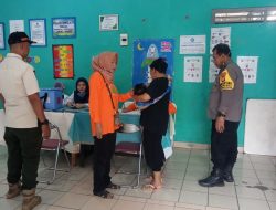 Bhabinkamtibmas Kelurahan Harapan Mulia Menghadiri Kegiatan Pencanangan Pekan Imunisasi Nasional (PIN) Polio 2024