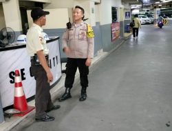 Bhabinkamtibmas Kelurahan Kebon Kosong Melaksanakan Kegiatan Sambang Dan Patroli Dialogis