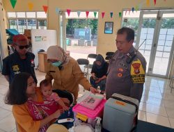 Bhabinkamtibmas Kelurahan Harapan Mulia Menghadiri Kegiatan Pencanangan Pekan Imunisasi Nasional (PIN) Polio 2024