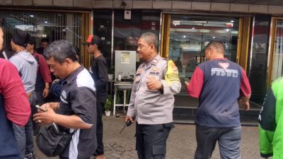 Unit Binmas Polsek Sawah Besar melaksanakan Sambang dan Patroli Monitoring Kegiatan Warga