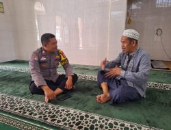 Bhabinkamtibmas Kelurahan Gelora Silahturahmi Dengan Tokoh Agama Di Musholla Al Iman