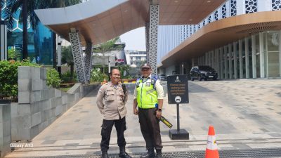 Bhabinkamtibmas Gambir Patroli Sambang ke Gedung Danareksa, Gambir, Jalin Sinergitas