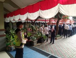Aipda Wisnu Saputra Mengikuti Upacara Bendera Di SMA Negeri 77 Jakarta