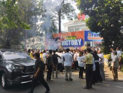 Bhabinkamtibmas Kelurahan Menteng dan Anggota Polsubsektor Tenggulun Pemantauan Giat Rumah Pemenangan Fanta Menteng Jakpus