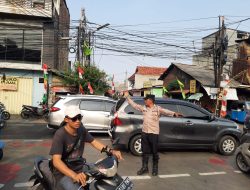 Unit Samapta Polsek Kemayoran Melaksanakan Pengaturan Lalu Lintas Pagi Hari