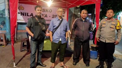 Piket Binmas Gondangdia Polsek Metro Menteng Aiptu Kamidi Pemantauan di Posko Nila Jaya 2024, Jembatan Perbatasan Kali Pasir Dengan Kwitang Senen, Jakarta Pusat