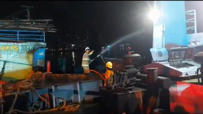 Bakamla RI Amankan Insiden Kebakaran Kapal Nelayan di Dermaga Muara Baru