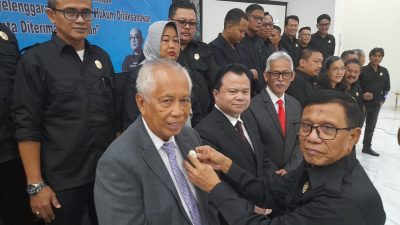 Ketua Umum PWI Pusat Kukuhkan LKBPH PWI Pusat: Kita Bantu dan Bela Wartawan untuk Tegakkan Kemerdekaan Pers