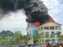 Gedung Perkantoran Tenayan Raya Terbakar, Satu unit Mobil Dishub Hangus