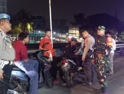 Kanit Provost Berikan Imbauan Remaja Yang Masih Nongkrong Untuk Membubarkan Diri