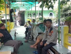 Mass Kampanye Pilkada Kapolsubsektor Tanah Tinggi Patroli Dialogis Berikan Imbauan Warga Di Jembatan Lansia