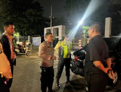 Bhabinkamtibmas Gelora Laksanakan Problem Solving Petugas Keamanan Dengan Pengendara