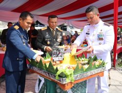Suksesi Kepemimpinan Nasional, Lanal Dumai Gelar Upacara HUT Ke-79 TNI Tahun 2024 Bersama Forkopimda Riau
