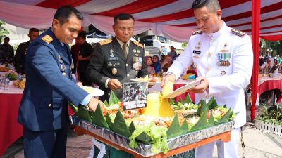 Suksesi Kepemimpinan Nasional, Lanal Dumai Gelar Upacara HUT Ke-79 TNI Tahun 2024 Bersama Forkopimda Riau