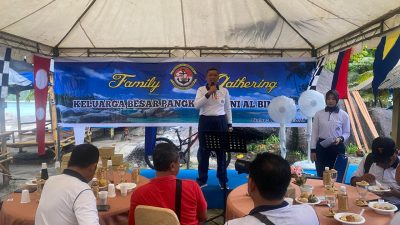 Lanal Bintan Gelar Family Gathering di Pantai Trikora
