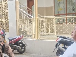 Jelang Pilkada Patroli Dialogis Bhabinkamtibmas Petamburan Sambangi Tokoh Masyarakat RT 07/08