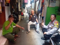 Bhabinkamtibmas Kebon kelapa Sambang ke pemukiman warga dan menyampaikan pesan Kamtibmas