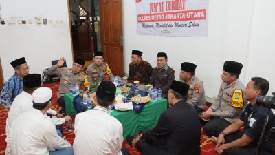Kapolres Metro Jakut Sambangi Masyarakat Kelapa Gading Melalui Giat Curhat Jumat