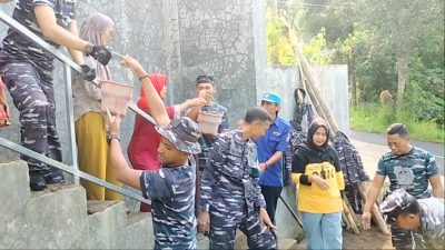 Rayakan HUT Ke-79 TNI Tahun 2024, Pangkalan TNI Angkatan Laut  Bandung Gelar Karya Bakti TNI