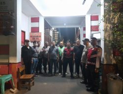 Kanit Reskrim Polsek Koja Laksanakan Program Cooling System di Pos Satkamling RW 015 Kelurahan Lagoa