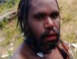 Satgas Ops Damai Cartenz-2024 Tangkap DPO KKB Puncak Atas Nama Mairon Tabuni di Bandara Ilaga