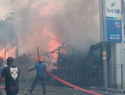 Si Jago Merah Hanguskan Kios-Kios dan Rumah Di Jalan Raya Tajur Bogor Timur