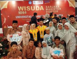 Rasa Bahagia Dirasakan Oleh H. Diding Setiawan Bersama Keluarga Disaat Melihat Eka Prasasty di Wisuda