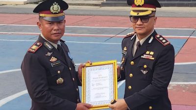 Di Hari Sumpah Pemuda Kapolres Inhil Beri Penghargaan kepada Personel Berprestasi