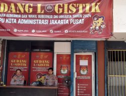 POLRI Melalui Polsek Kemayoran melakukan Pengamanan KPUD Untuk Menjaga Pilkada DKI Jakarta Aman dan Damai